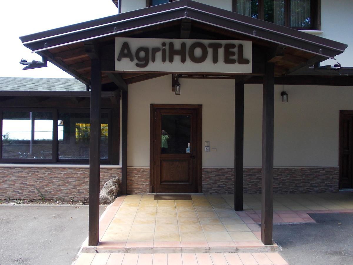 Agrihotel Papaya San Pietro Apostolo Esterno foto